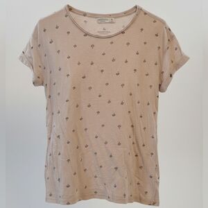 [[Arizona Jean Company]] Beige Mushroom Print Short Sleeve Tee